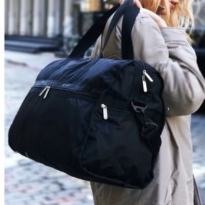 LeSport Sac “Deluxe Large Weekender” like new, black. No marks and clean inside